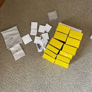 Lot Kendra Scott boxes cards bags